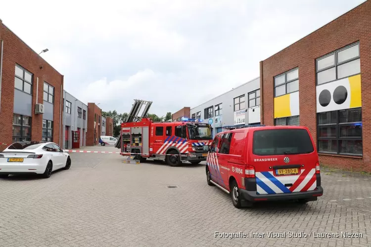 Brandweer onderzoekt pand in Aalsmeer vanwege &#39;vreemde lucht&#39;