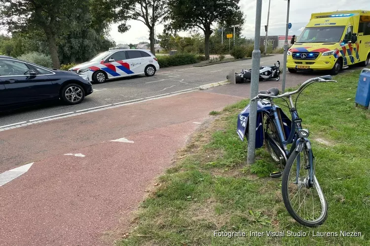 Fietser gewond in Aalsmeer, motorrijder met de schrik vrij