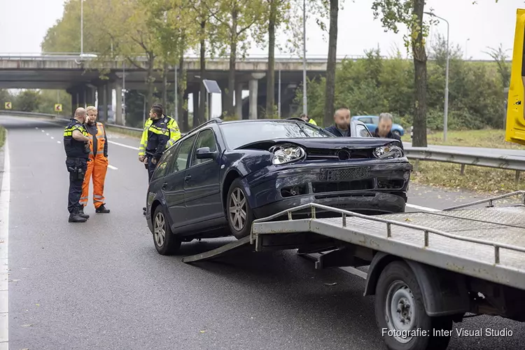 Weer ongeval in beruchte bocht van A205 bij Zwanenburg