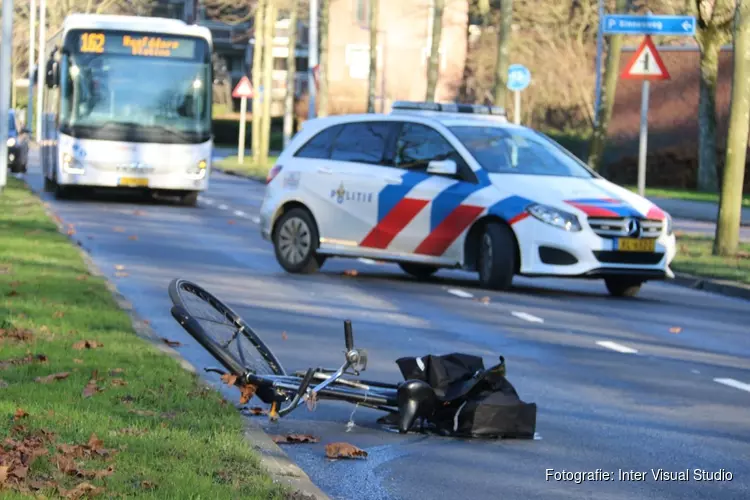 Fietser geschept in Hoofddorp, politie doet onderzoek