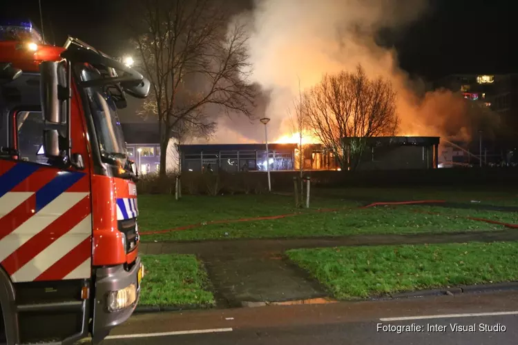 Buurthuis Uithoorn door grote brand in de as gelegd