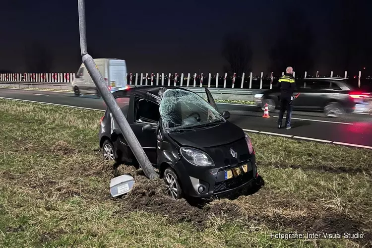 Auto gecrasht in Vijfhuizen