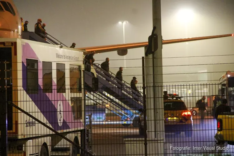 Vliegtuig met deelnemers van Dakar Rally moet uitwijken naar Schiphol