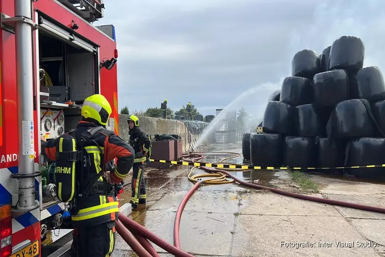 Brand bij boeren bedrijf in Hillegom