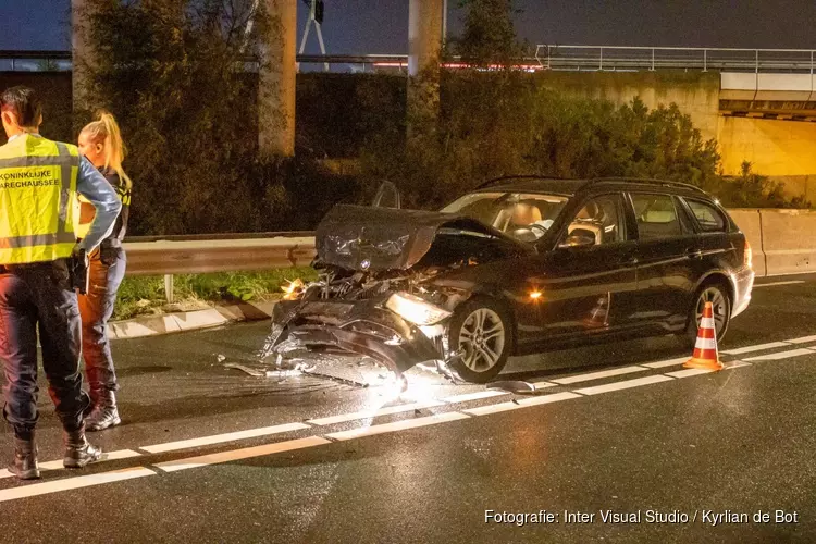 Kop-staartbotsing met veel schade op N232 in Badhoevedorp