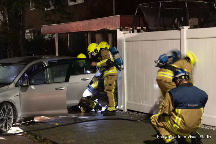 Autobrand in de kiem gesmoord in Zwanenburg