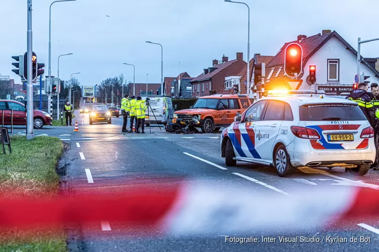 Scooterrijder zwaargewond bij ongeval in Aalsmeer, politie start onderzoek