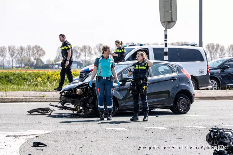 Ernstig ongeval bij Vijfhuizen, auto verliest motorblok