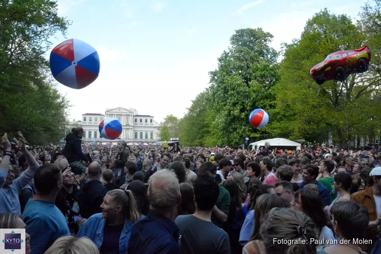 Bevrijdingspop Haarlem: voorzichtig begin, knallend einde