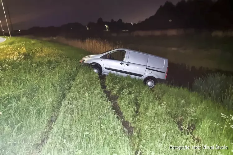 Automobilist aangehouden na ongeval op de Drie Merenweg in Zwaanshoek