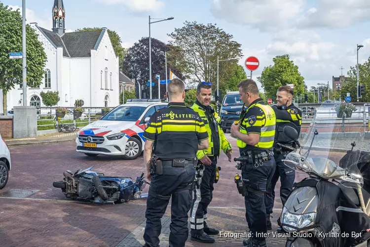 Scooterrijder gewond na aanrijding in Nieuw-Vennep