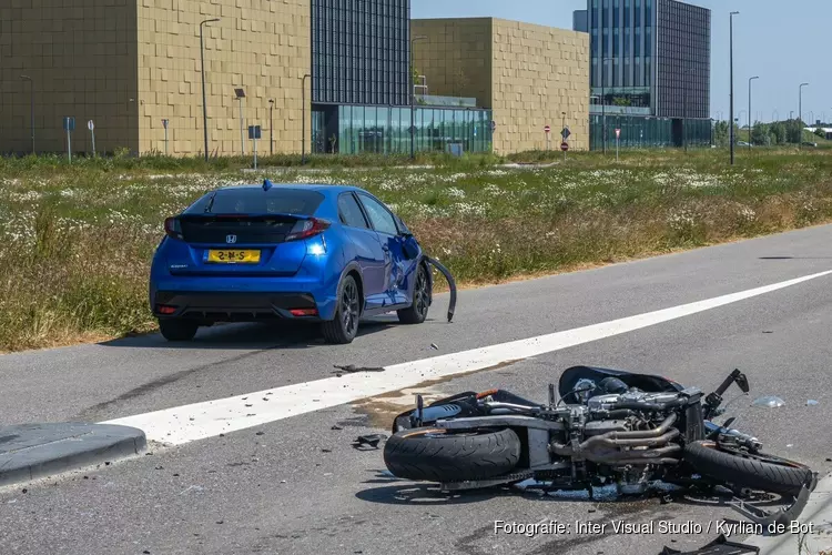 Motorrijder zwaargewond bij aanrijding in Hoofddorp