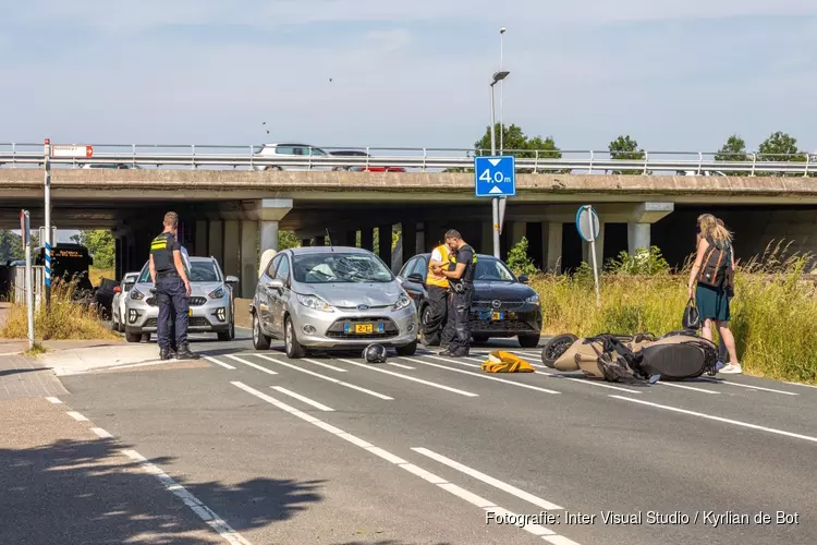 Twee personen op scooter gewond bij ongeval in Boesingheliede