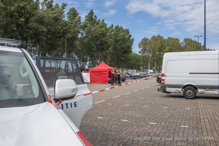 Overleden persoon aangetroffen op parkeerplaats langs A4