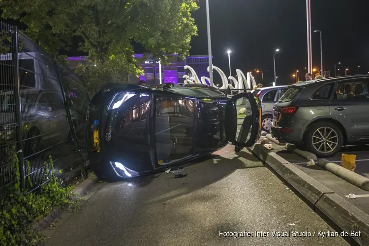 Dronken automobiliste crasht in McDrive Hoofddorp