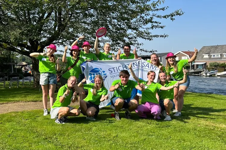 Jongeren Stichting SAM en bewoners OTT: Samen Pramenrace kijken!