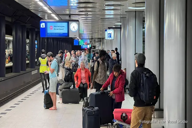 Flink oponthoud op station Schiphol door systeemstoring