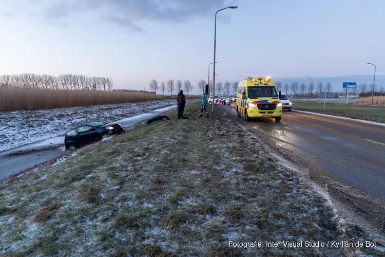 Auto 'door ijs gezakt' in Hoofddorp