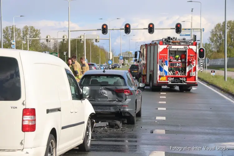 Flinke file door kopstaartbotsing in Hoofddorp