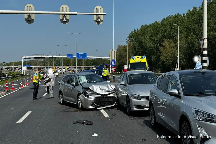 N232 Schipholdijk dicht door ongeval bij Schiphol