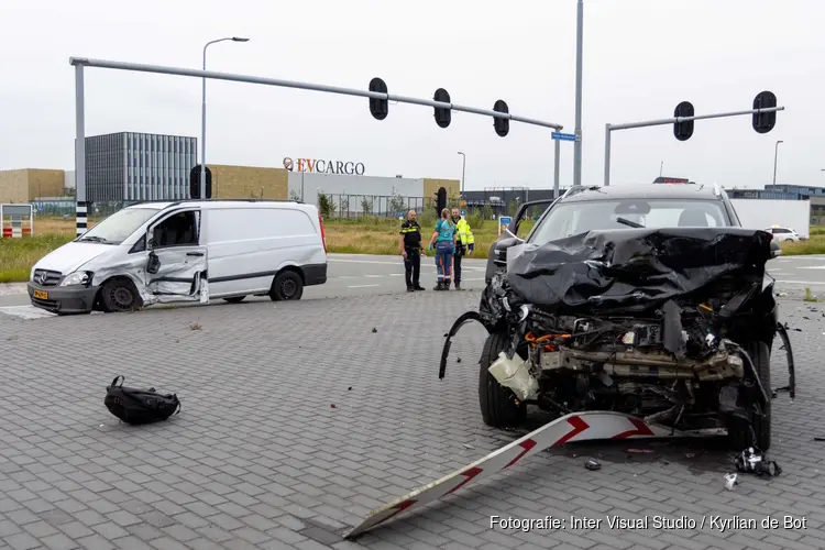 Hoop ravage bij ongeluk in Hoofddorp