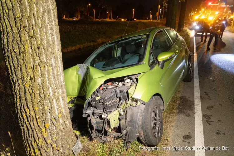 Gecrashte auto aangetroffen, bestuurder spoorloos in Hoofddorp