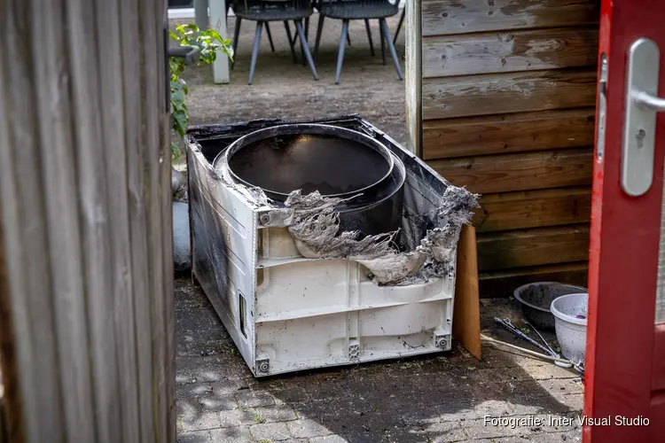 Brand in schuur, droger vermoedelijk de oorzaak Lauwers Hoofddorp