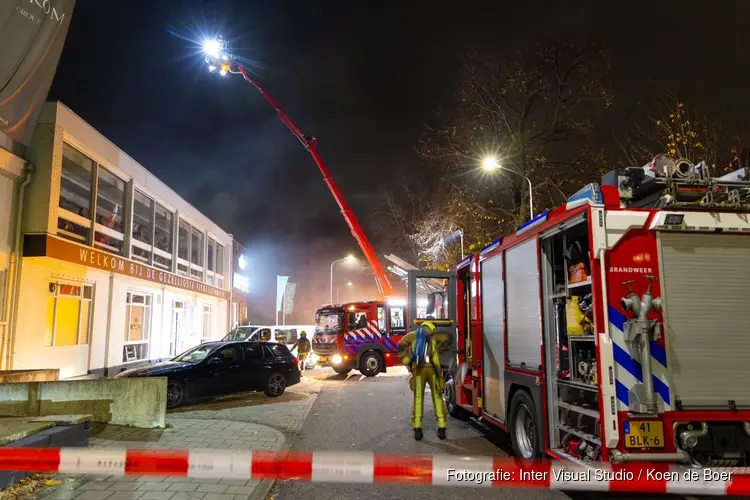 Grote brand aan Hoofdweg in Hoofddorp