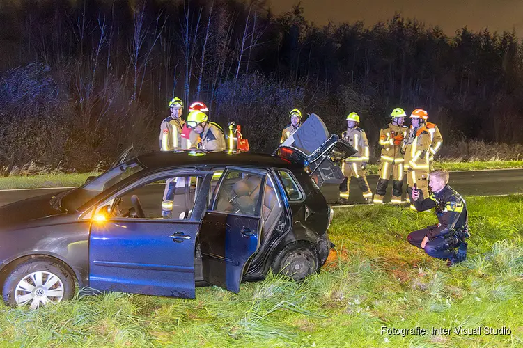 Auto botst op voorganger op de Drie Merenweg bij Zwaanshoek