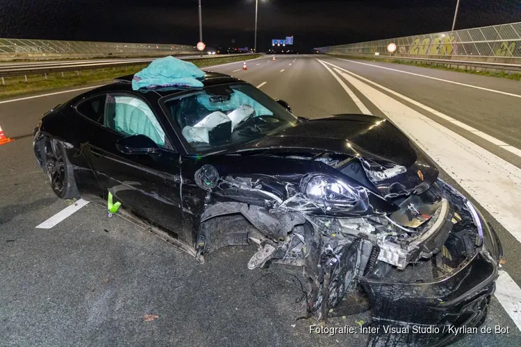 Peperdure bolide crasht op A9 bij Lijnden