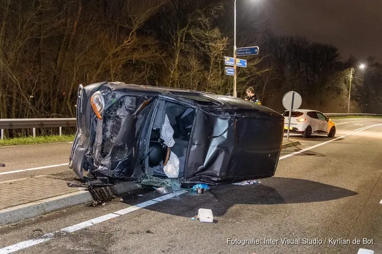 Bestuurder kiest hazenpad na ongeval in Vijfhuizen