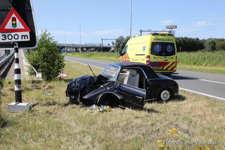 Klassieke auto betrokken bij ongeluk A200