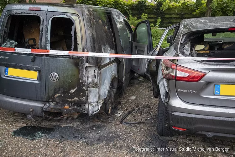 Veel schade bij autobrand Graan voor Visch Hoofddorp