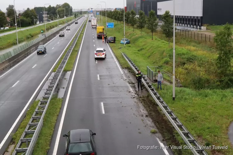 Auto zwaar beschadigd bij ongeluk op N201