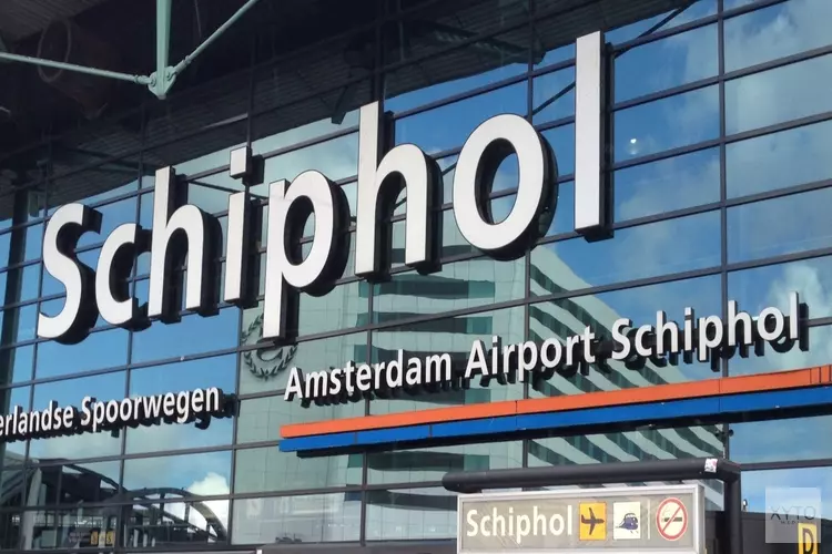 Hulpdiensten massaal onderweg naar Schiphol: &#39;verdachte&#39; situatie aan boord vliegtuig