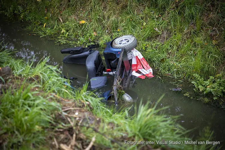 Hulpdiensten groots uitgerukt voor te water geraakte scootmobiel