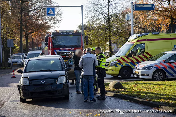 Drie auto&#39;s op elkaar op de Heemsteedse Dreef