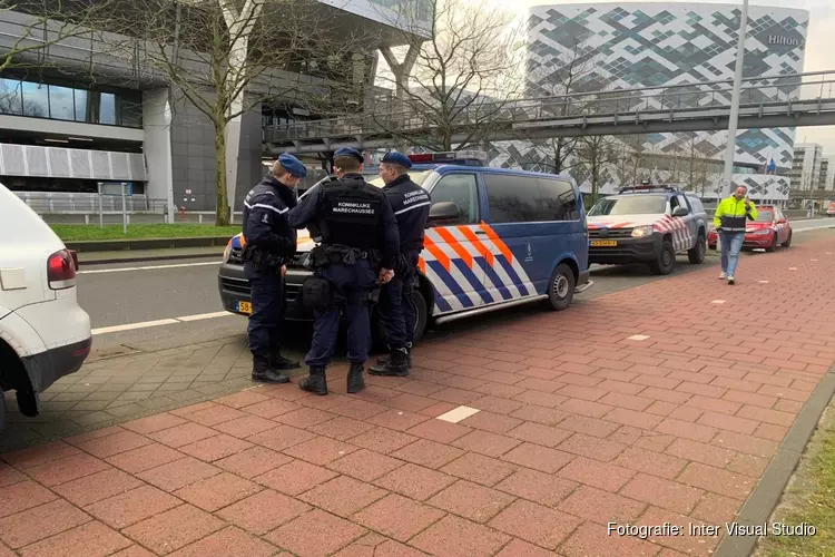 Geen explosieven gevonden in verdachte auto in parkeergarage Schiphol