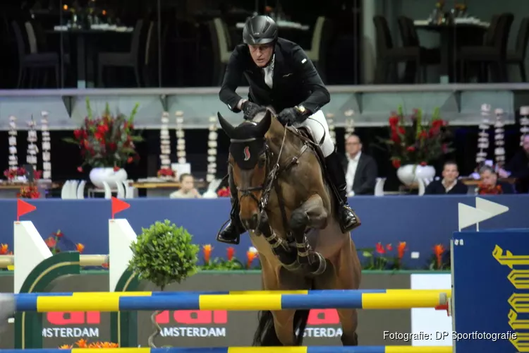 Marc Houtzager wint Jumping Amsterdam voor tweede keer