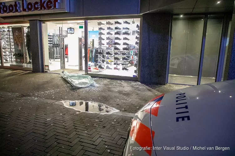 Hoofddorpse winkel mogelijk gekraakt met explosief: "Zo&#39;n harde knal, net een droom"