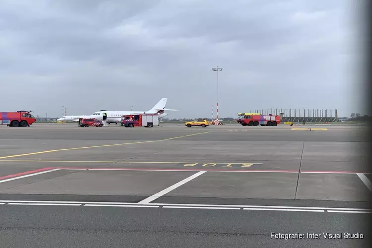 Zakenvliegtuig keert terug naar Schiphol en maakt noodlanding vanwege technisch mankement