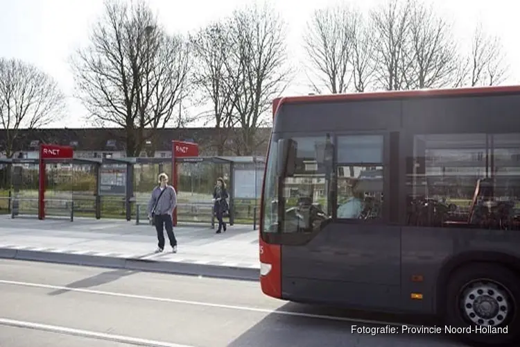 Herstelwerkzaamheden busbaan bij halte Overbos Noord gemeente Haarlemmermeer