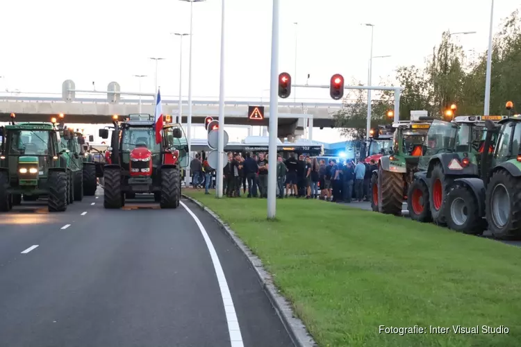 Opnieuw boeren tegengehouden op Schiphol