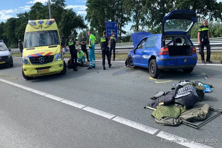 Aanhouding en voortvluchtenden na ongeluk Halfweg