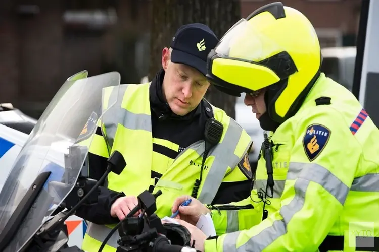 Politie beëindigt feestje