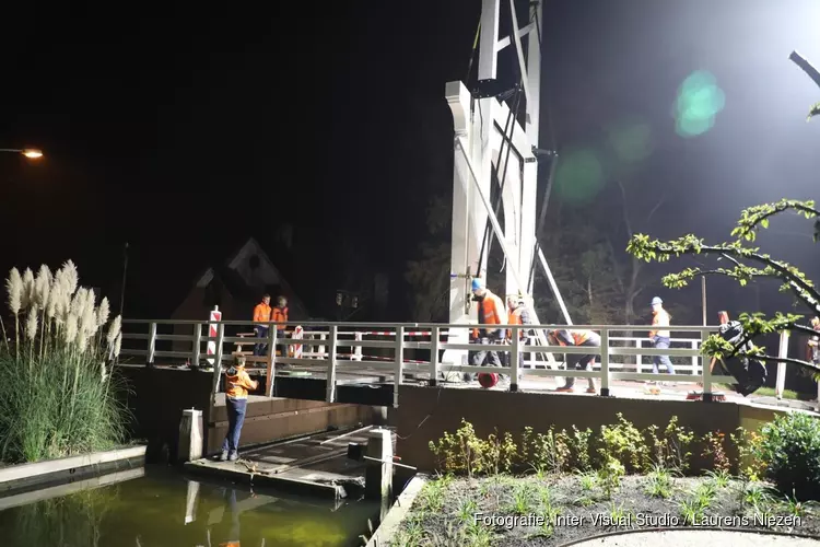 Schade aan brug Aalsmeer tijdens werkzaamheden