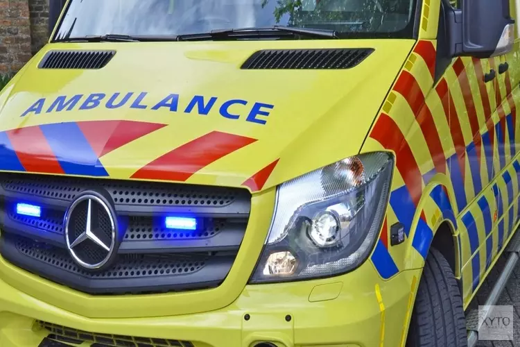Auto te water bij eenzijdig ongeval Nieuw-Vennep. Inzittenden er ernstig aan toe