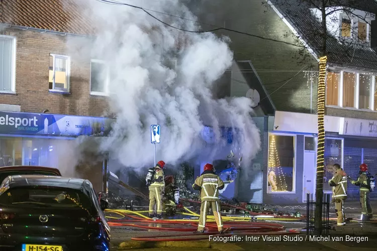 Grote brand in winkel Ophelialaan Aalsmeer