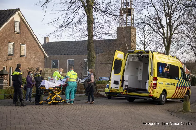 Vrouw geschept door auto op de Vijfhuizerweg in Vijfhuizen