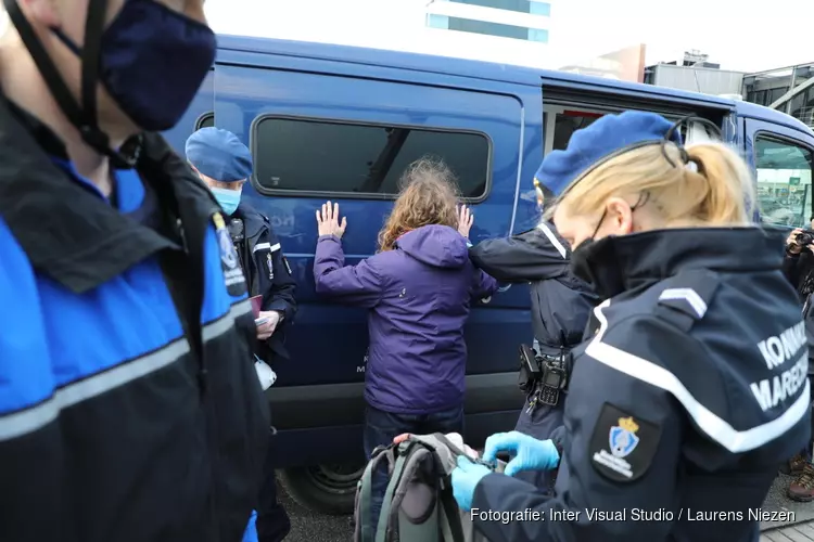 Meerdere aanhoudingen na blokkade Extinction Rebllion bij Schiphol